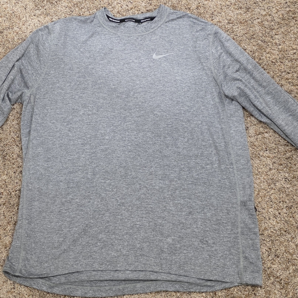 Nike Women's Swift Dri-FIT UV Long-Sleeve Crew-Neck Running Top